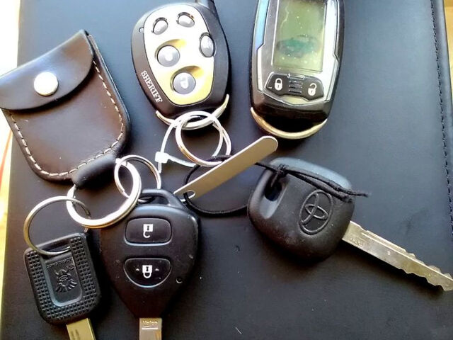 Тойота Аурис 2012 в Киеве на Automoto.ua Белый Тойота Аурис, объемом двигателя 1.6 л и пробегом 67 тыс. км за 13500 $, фото 13 на Automoto.ua