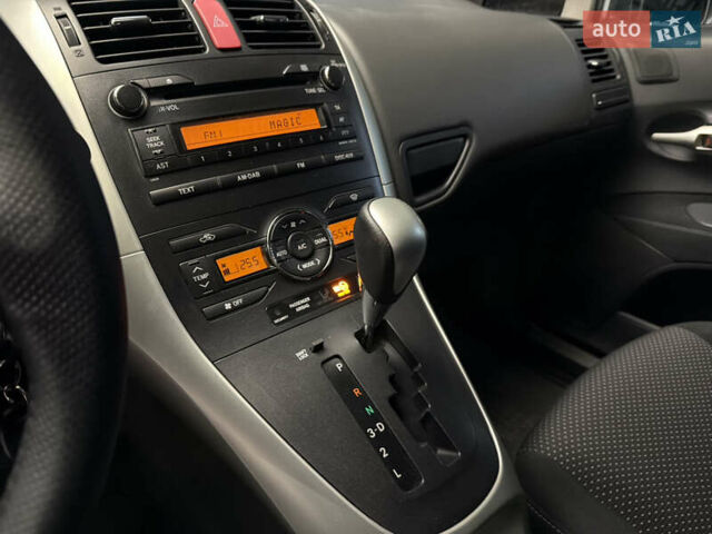 Білий Тойота Ауріс, об'ємом двигуна 1.6 л та пробігом 185 тис. км за 9900 $, фото 44 на Automoto.ua