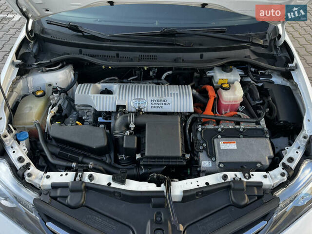 Белый Тойота Аурис, объемом двигателя 1.8 л и пробегом 226 тыс. км за 11599 $, фото 41 на Automoto.ua