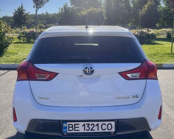 Белый Тойота Аурис, объемом двигателя 1.8 л и пробегом 299 тыс. км за 13600 $, фото 9 на Automoto.ua