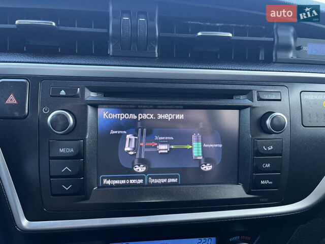 Білий Тойота Ауріс, об'ємом двигуна 1.8 л та пробігом 226 тис. км за 11499 $, фото 32 на Automoto.ua