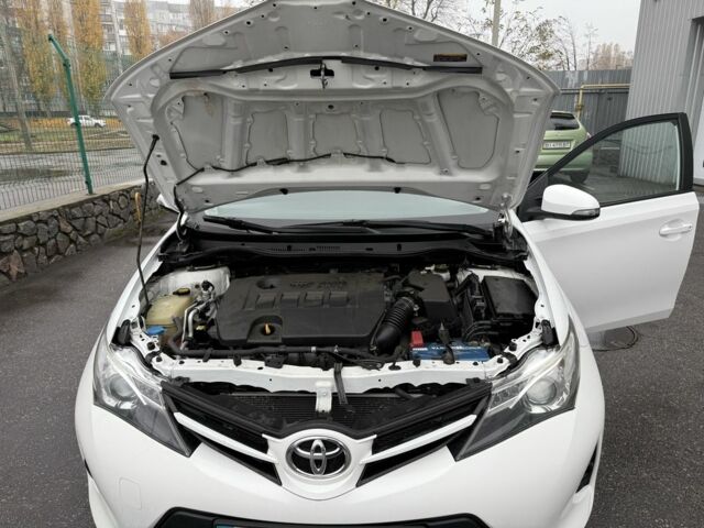 Білий Тойота Ауріс, об'ємом двигуна 1.6 л та пробігом 187 тис. км за 8500 $, фото 22 на Automoto.ua