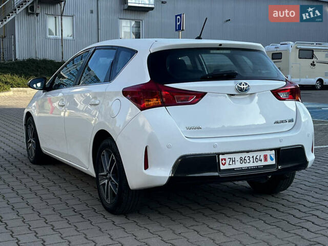 Белый Тойота Аурис, объемом двигателя 1.8 л и пробегом 226 тыс. км за 11899 $, фото 8 на Automoto.ua