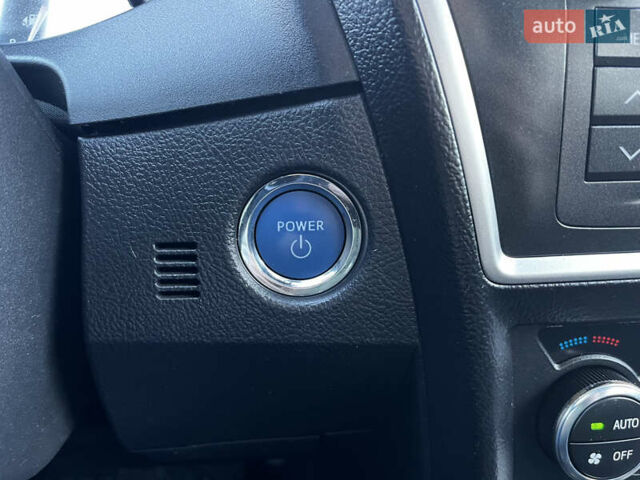 Білий Тойота Ауріс, об'ємом двигуна 1.8 л та пробігом 226 тис. км за 11499 $, фото 26 на Automoto.ua