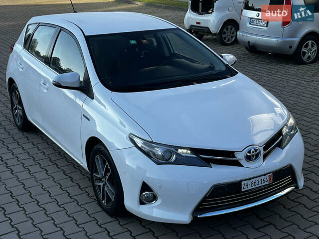 Белый Тойота Аурис, объемом двигателя 1.8 л и пробегом 226 тыс. км за 11899 $, фото 11 на Automoto.ua