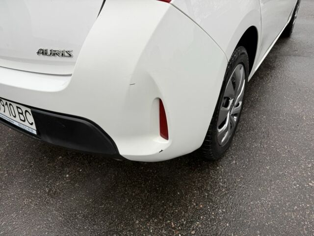 Білий Тойота Ауріс, об'ємом двигуна 1.6 л та пробігом 187 тис. км за 8500 $, фото 14 на Automoto.ua