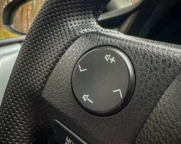 Белый Тойота Аурис, объемом двигателя 1.6 л и пробегом 121 тыс. км за 13750 $, фото 21 на Automoto.ua