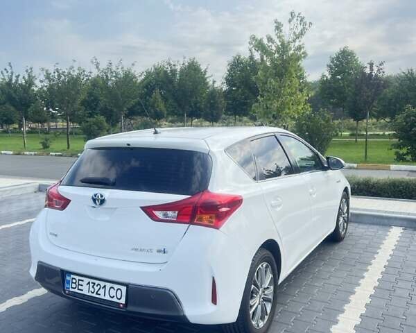 Белый Тойота Аурис, объемом двигателя 1.8 л и пробегом 299 тыс. км за 13600 $, фото 8 на Automoto.ua