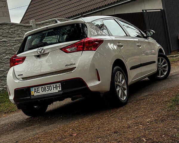 Белый Тойота Аурис, объемом двигателя 1.6 л и пробегом 121 тыс. км за 13750 $, фото 10 на Automoto.ua