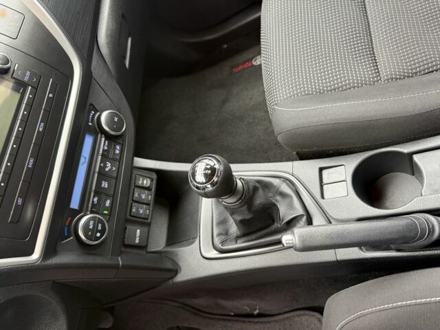 Білий Тойота Ауріс, об'ємом двигуна 1.6 л та пробігом 187 тис. км за 8500 $, фото 3 на Automoto.ua