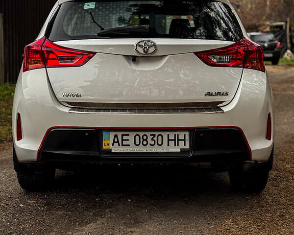 Белый Тойота Аурис, объемом двигателя 1.6 л и пробегом 121 тыс. км за 13750 $, фото 9 на Automoto.ua