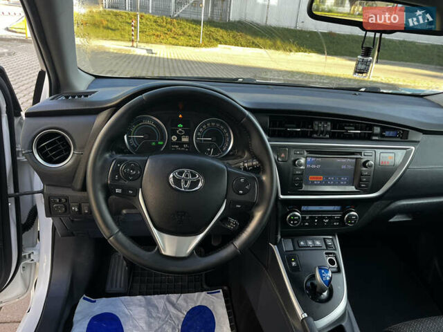 Белый Тойота Аурис, объемом двигателя 1.8 л и пробегом 226 тыс. км за 11499 $, фото 24 на Automoto.ua