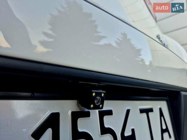 Белый Тойота Аурис, объемом двигателя 1.6 л и пробегом 97 тыс. км за 13500 $, фото 21 на Automoto.ua