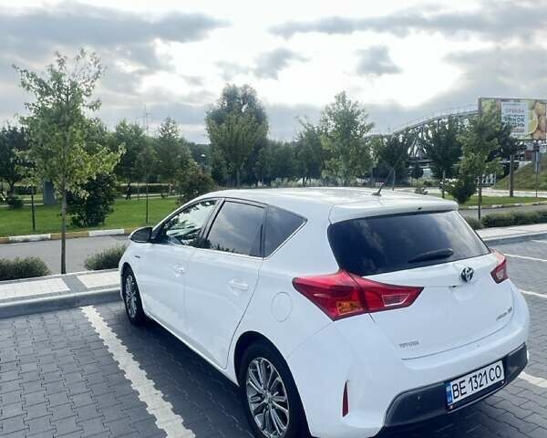 Белый Тойота Аурис, объемом двигателя 1.8 л и пробегом 299 тыс. км за 13600 $, фото 7 на Automoto.ua