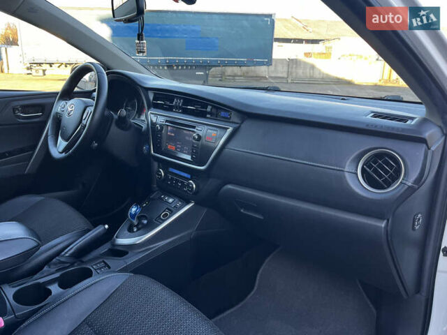 Белый Тойота Аурис, объемом двигателя 1.8 л и пробегом 226 тыс. км за 11599 $, фото 39 на Automoto.ua