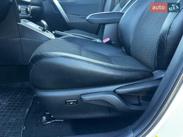 Белый Тойота Аурис, объемом двигателя 1.8 л и пробегом 226 тыс. км за 11650 $, фото 24 на Automoto.ua