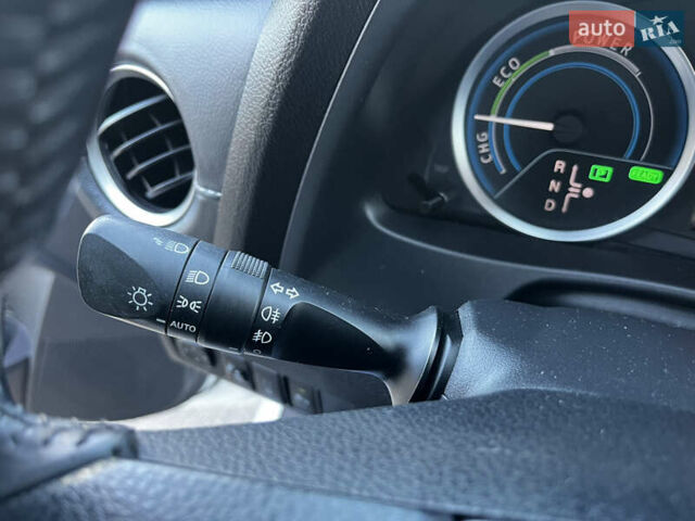 Білий Тойота Ауріс, об'ємом двигуна 1.8 л та пробігом 226 тис. км за 11599 $, фото 40 на Automoto.ua