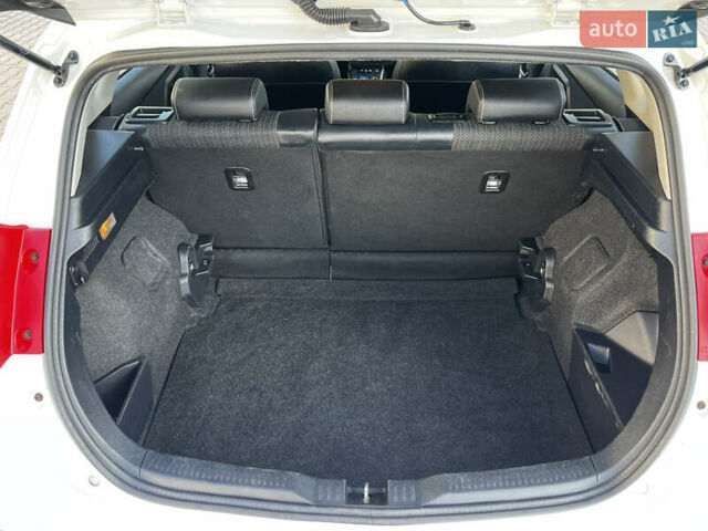 Белый Тойота Аурис, объемом двигателя 1.8 л и пробегом 226 тыс. км за 11599 $, фото 39 на Automoto.ua