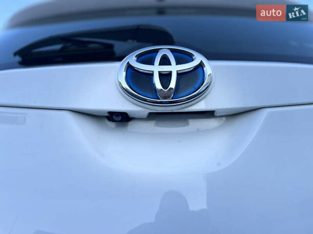 Белый Тойота Аурис, объемом двигателя 1.8 л и пробегом 226 тыс. км за 11650 $, фото 17 на Automoto.ua