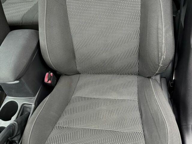 Білий Тойота Ауріс, об'ємом двигуна 1.6 л та пробігом 187 тис. км за 8500 $, фото 5 на Automoto.ua