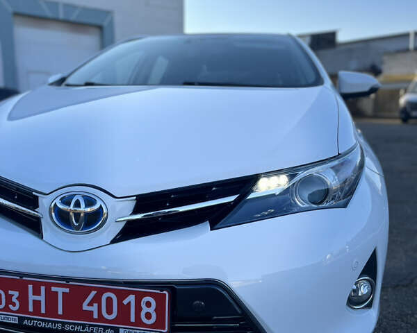 Білий Тойота Ауріс, об'ємом двигуна 1.8 л та пробігом 226 тис. км за 11599 $, фото 13 на Automoto.ua
