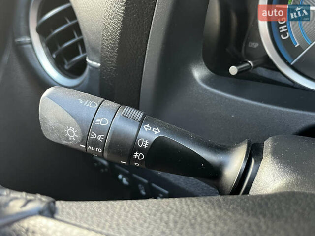 Белый Тойота Аурис, объемом двигателя 1.8 л и пробегом 226 тыс. км за 11599 $, фото 29 на Automoto.ua