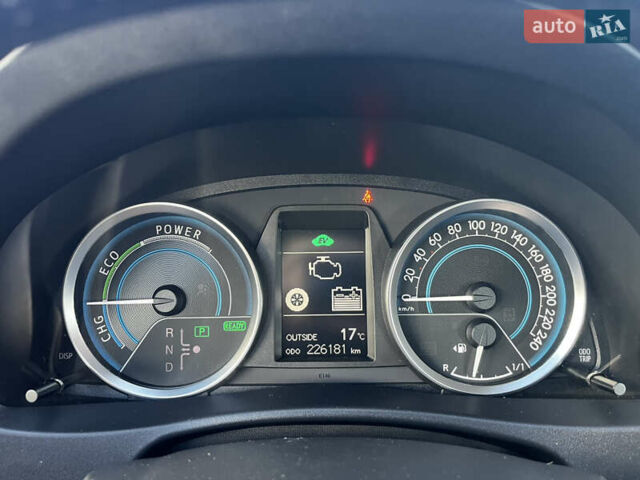 Белый Тойота Аурис, объемом двигателя 1.8 л и пробегом 226 тыс. км за 11499 $, фото 25 на Automoto.ua