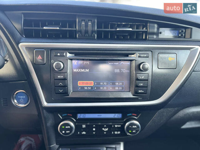 Белый Тойота Аурис, объемом двигателя 1.8 л и пробегом 226 тыс. км за 11599 $, фото 26 на Automoto.ua