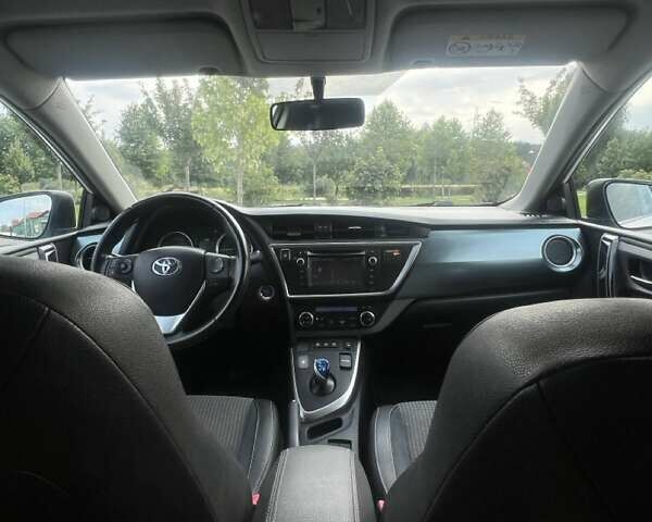 Белый Тойота Аурис, объемом двигателя 1.8 л и пробегом 299 тыс. км за 13600 $, фото 16 на Automoto.ua