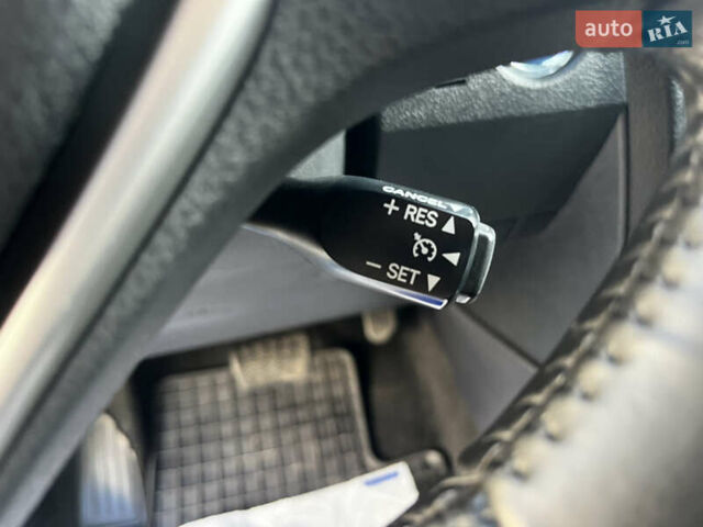 Белый Тойота Аурис, объемом двигателя 1.8 л и пробегом 226 тыс. км за 11499 $, фото 30 на Automoto.ua