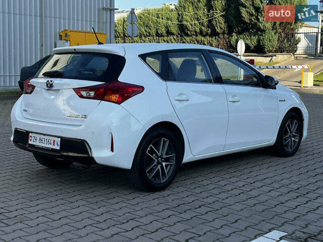 Белый Тойота Аурис, объемом двигателя 1.8 л и пробегом 226 тыс. км за 11599 $, фото 6 на Automoto.ua