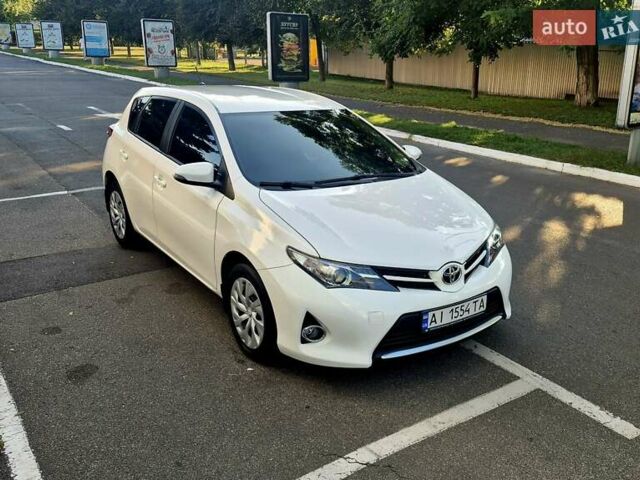 Белый Тойота Аурис, объемом двигателя 1.6 л и пробегом 97 тыс. км за 13500 $, фото 13 на Automoto.ua
