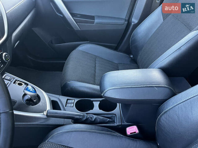 Белый Тойота Аурис, объемом двигателя 1.8 л и пробегом 226 тыс. км за 11499 $, фото 34 на Automoto.ua