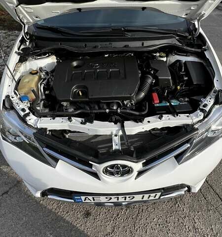 Білий Тойота Ауріс, об'ємом двигуна 1.6 л та пробігом 98 тис. км за 12300 $, фото 12 на Automoto.ua