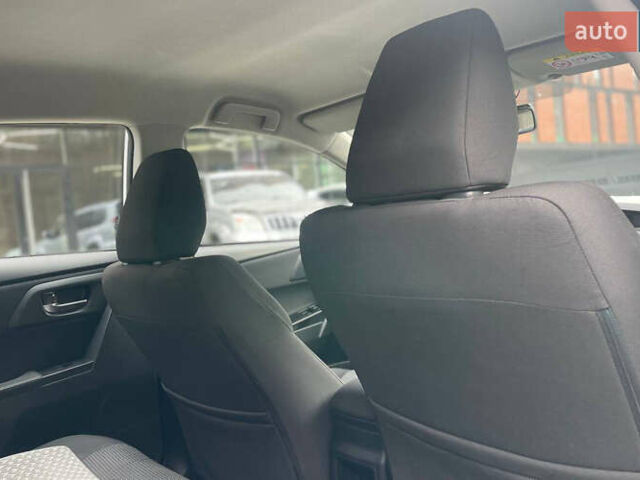 Белый Тойота Аурис, объемом двигателя 1.8 л и пробегом 136 тыс. км за 13000 $, фото 15 на Automoto.ua