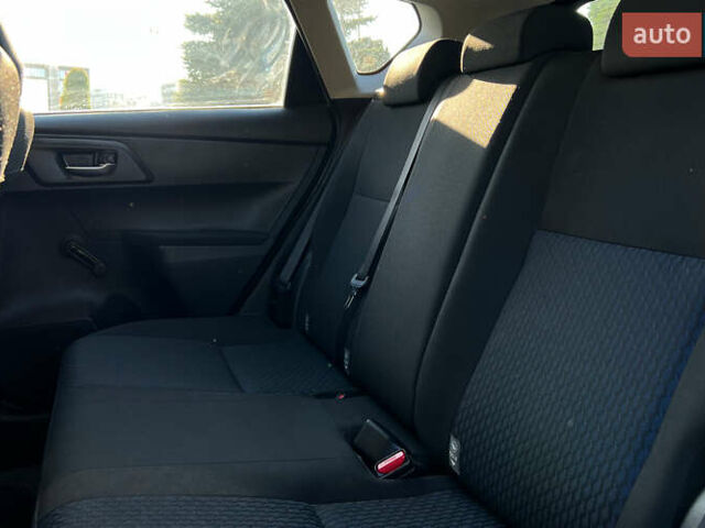 Білий Тойота Ауріс, об'ємом двигуна 1.36 л та пробігом 103 тис. км за 9200 $, фото 19 на Automoto.ua