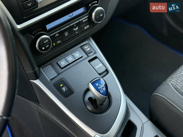 Білий Тойота Ауріс, об'ємом двигуна 1.8 л та пробігом 215 тис. км за 13500 $, фото 26 на Automoto.ua