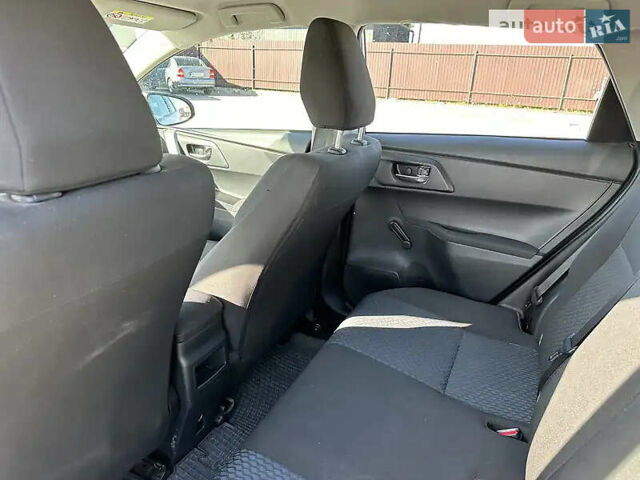 Белый Тойота Аурис, объемом двигателя 1.4 л и пробегом 103 тыс. км за 8800 $, фото 7 на Automoto.ua