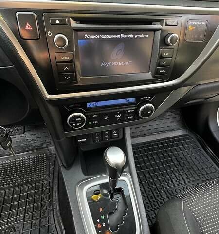 Білий Тойота Ауріс, об'ємом двигуна 1.6 л та пробігом 98 тис. км за 12300 $, фото 20 на Automoto.ua