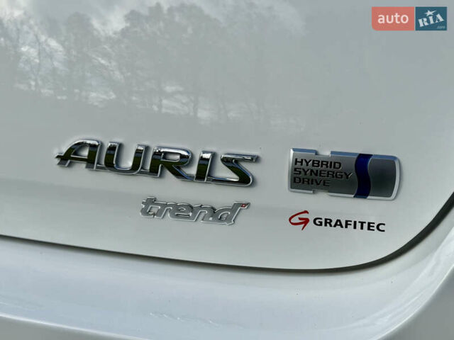 Білий Тойота Ауріс, об'ємом двигуна 1.8 л та пробігом 215 тис. км за 13500 $, фото 13 на Automoto.ua