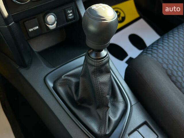 Білий Тойота Ауріс, об'ємом двигуна 1.36 л та пробігом 103 тис. км за 9200 $, фото 16 на Automoto.ua