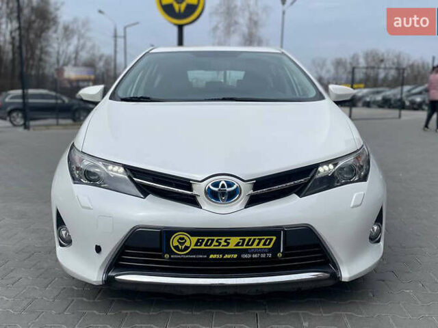 Белый Тойота Аурис, объемом двигателя 1.8 л и пробегом 136 тыс. км за 13000 $, фото 1 на Automoto.ua
