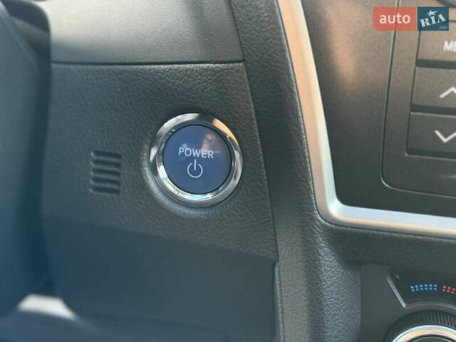 Білий Тойота Ауріс, об'ємом двигуна 1.8 л та пробігом 215 тис. км за 13500 $, фото 24 на Automoto.ua