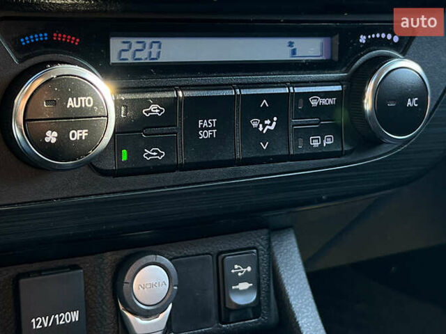 Білий Тойота Ауріс, об'ємом двигуна 1.36 л та пробігом 103 тис. км за 9200 $, фото 15 на Automoto.ua