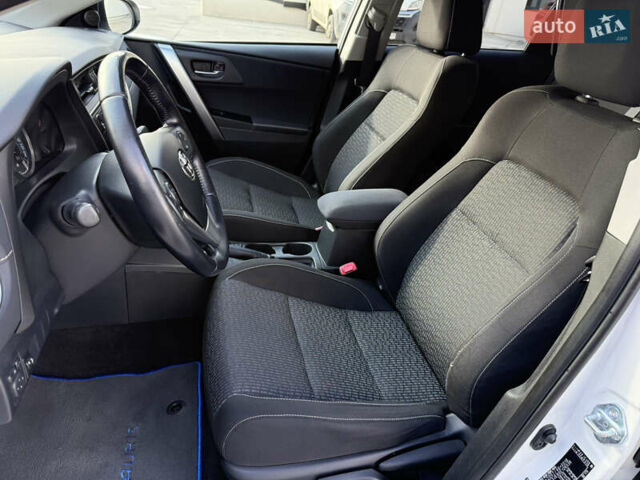 Білий Тойота Ауріс, об'ємом двигуна 1.8 л та пробігом 215 тис. км за 13500 $, фото 20 на Automoto.ua