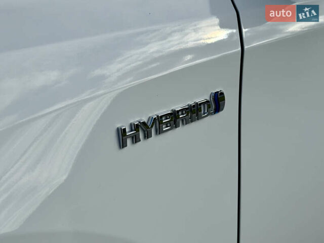 Білий Тойота Ауріс, об'ємом двигуна 1.8 л та пробігом 215 тис. км за 13500 $, фото 10 на Automoto.ua