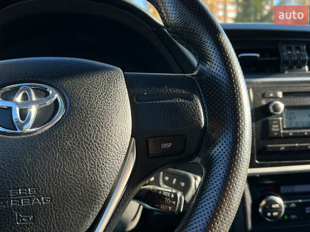 Білий Тойота Ауріс, об'ємом двигуна 1.36 л та пробігом 103 тис. км за 9200 $, фото 11 на Automoto.ua