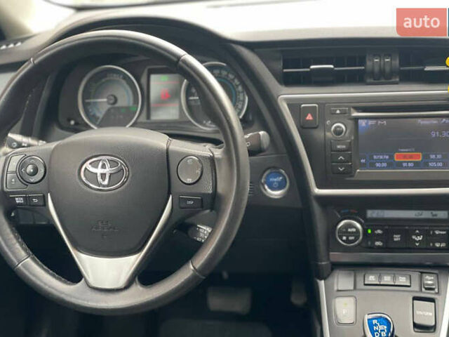Белый Тойота Аурис, объемом двигателя 1.8 л и пробегом 136 тыс. км за 13000 $, фото 10 на Automoto.ua