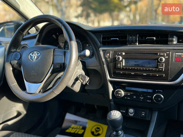 Білий Тойота Ауріс, об'ємом двигуна 1.36 л та пробігом 103 тис. км за 9200 $, фото 18 на Automoto.ua