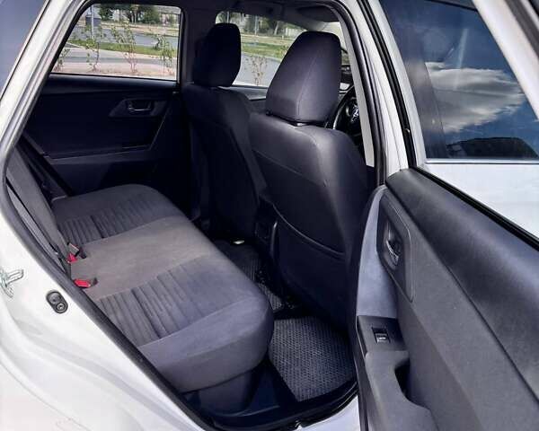 Белый Тойота Аурис, объемом двигателя 1.8 л и пробегом 192 тыс. км за 12800 $, фото 10 на Automoto.ua